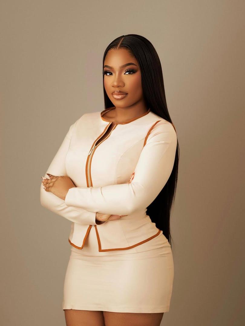 Anita Amenze - Mentor